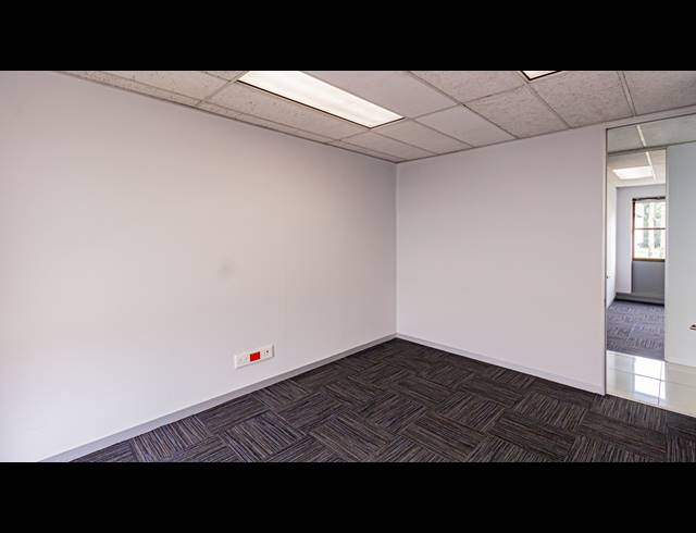 240M² OFFICE TO LET IN DUNKELD WEST